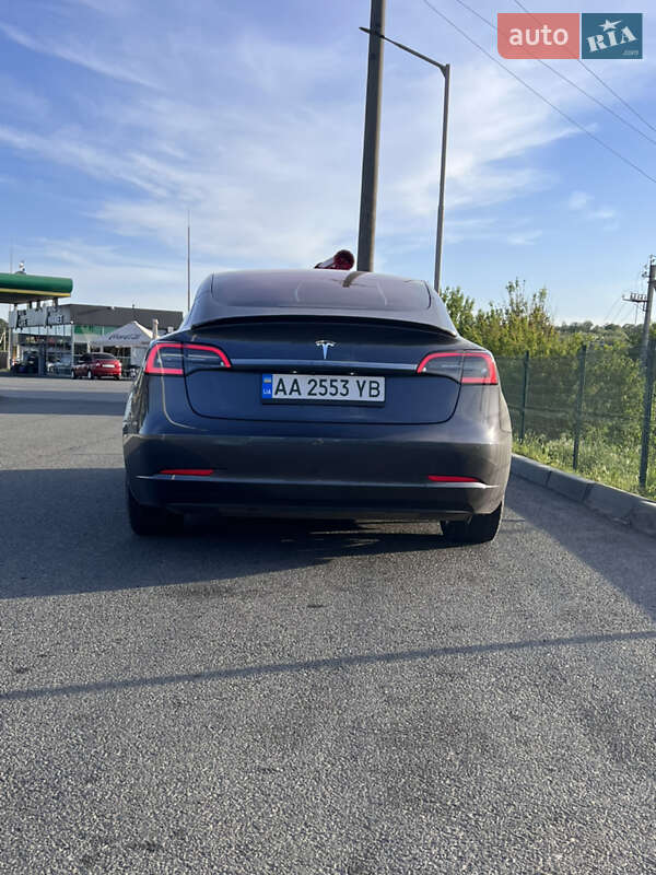 Седан Tesla Model 3 2018 в Киеве