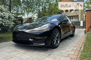 Седан Tesla Model 3 2021 в Житомире