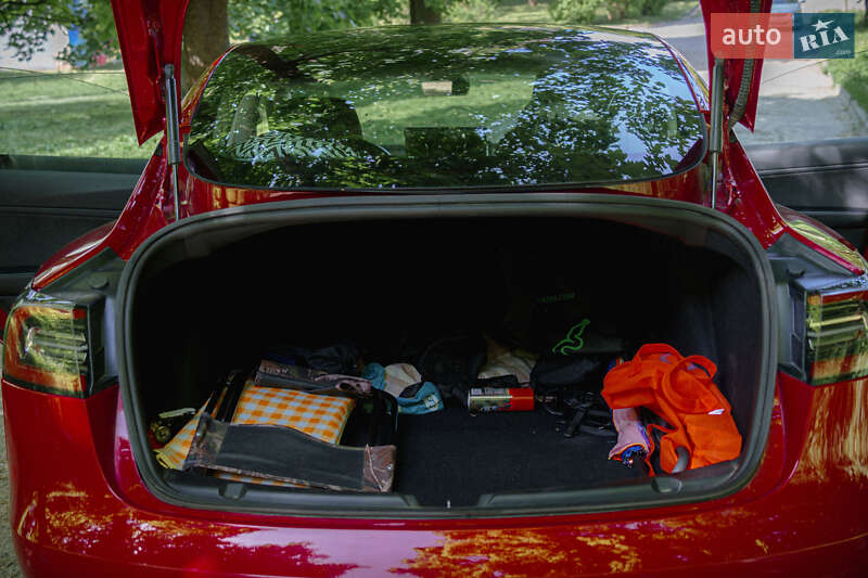 Седан Tesla Model 3 2018 в Львові фото 29 Седан Tesla Model 3 2018 в Львові