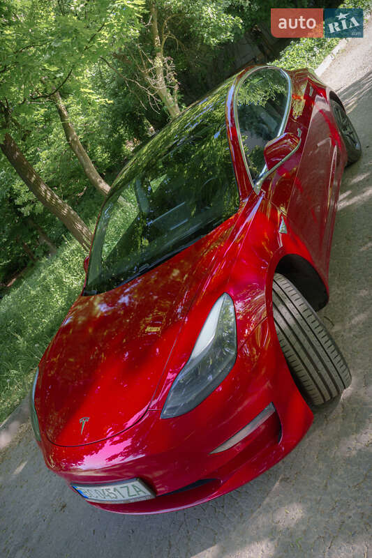 Седан Tesla Model 3 2018 в Львове