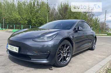 Седан Tesla Model 3 2021 в Кременці