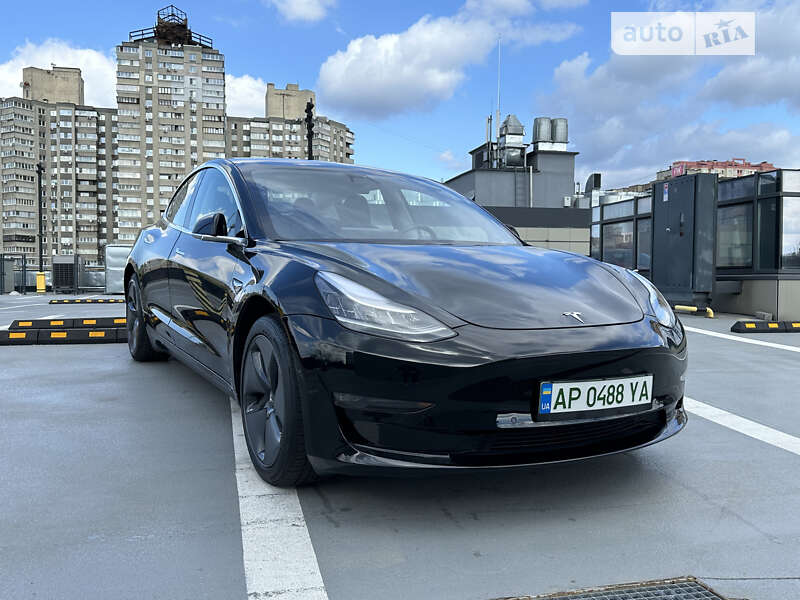Седан Tesla Model 3 2018 в Києві