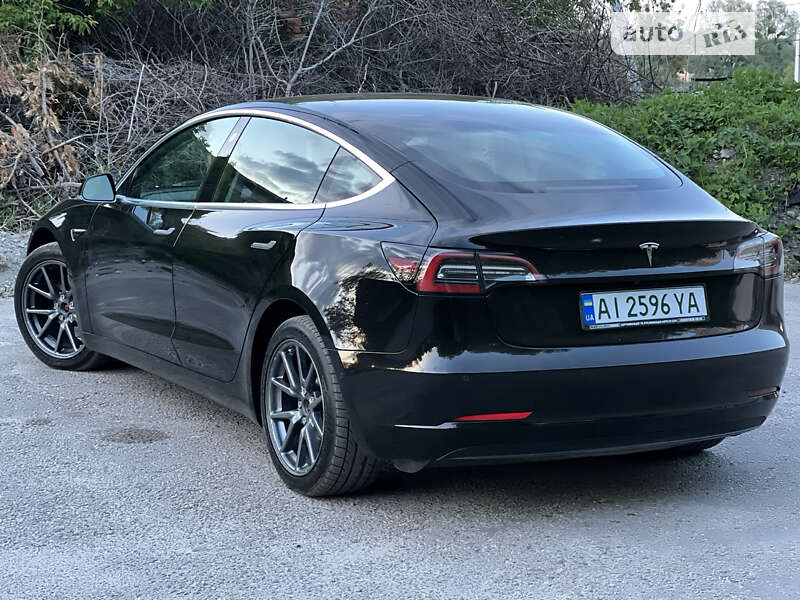 Седан Tesla Model 3 2019 в Києві