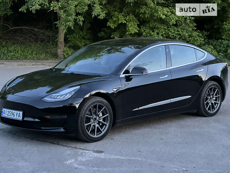 Седан Tesla Model 3 2019 в Києві