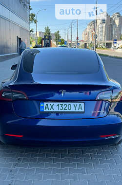 Седан Tesla Model 3 2022 в Киеве