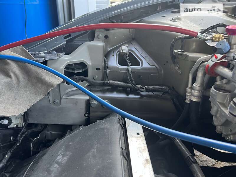 Седан Tesla Model 3 2020 в Львове