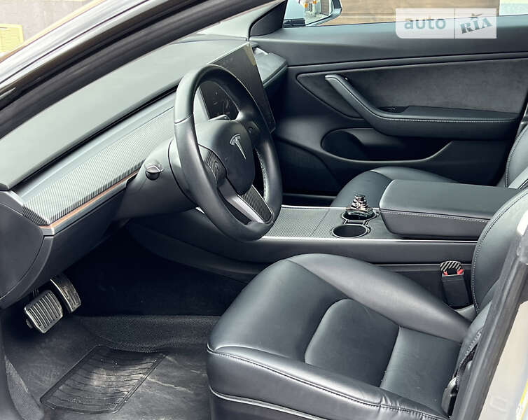 Седан Tesla Model 3 2018 в Виннице