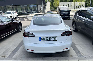 Седан Tesla Model 3 2022 в Києві