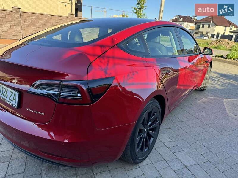 Седан Tesla Model 3 2022 в Рівному