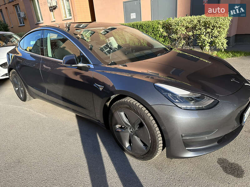 Седан Tesla Model 3 2019 в Києві