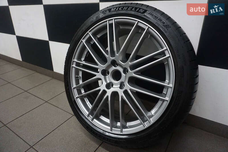 Седан Tesla Model 3 2019 в Киеве