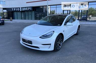 Седан Tesla Model 3 2019 в Киеве