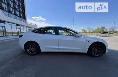 Седан Tesla Model 3 2019 в Киеве