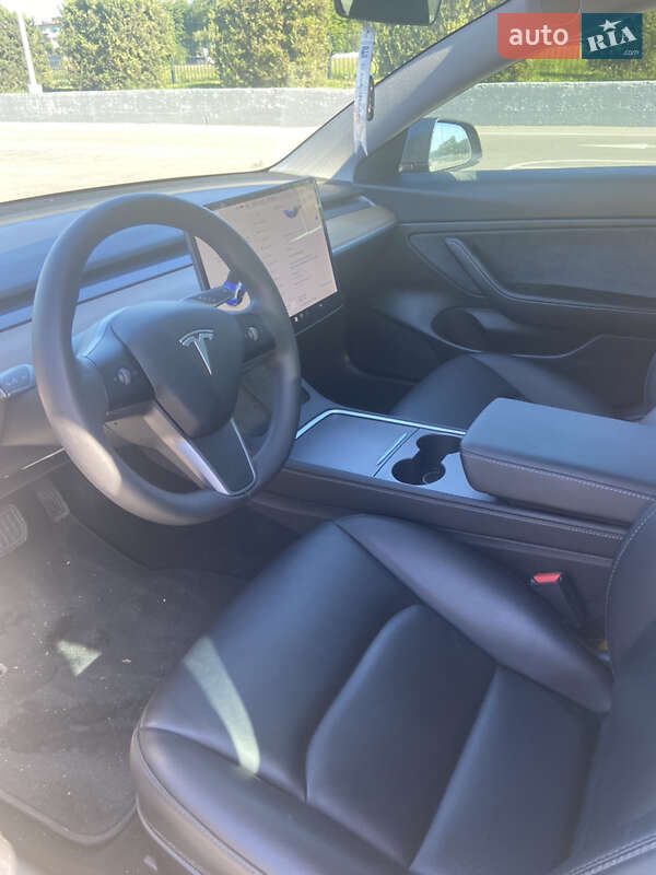 Седан Tesla Model 3 2021 в Полтаві