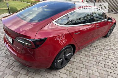 Седан Tesla Model 3 2018 в Черновцах