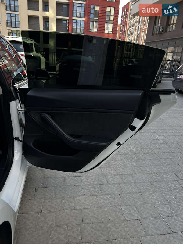 Седан Tesla Model 3 2019 в Львове фото 17 Седан Tesla Model 3 2019 в Львове