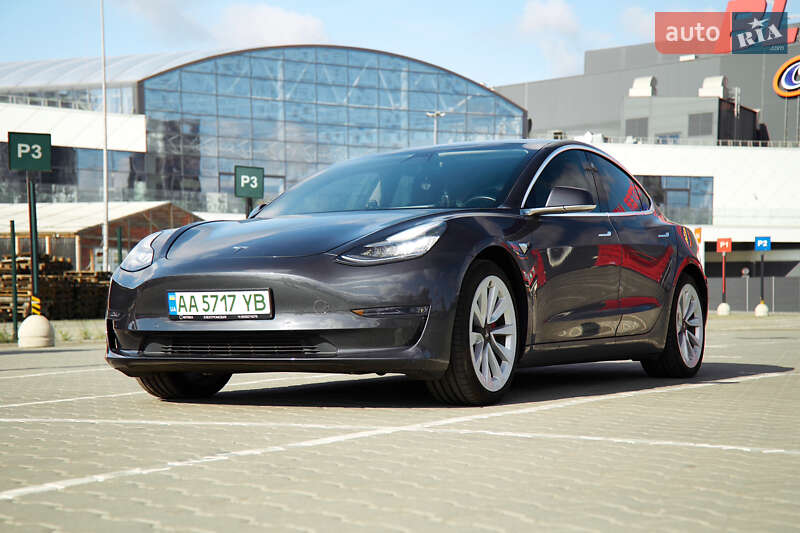 Седан Tesla Model 3 2018 в Киеве