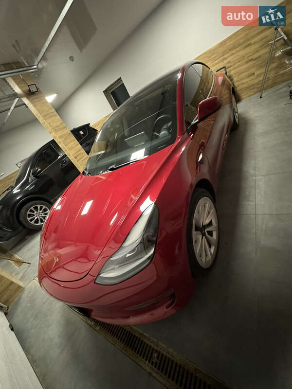 Седан Tesla Model 3 2021 в Харкові