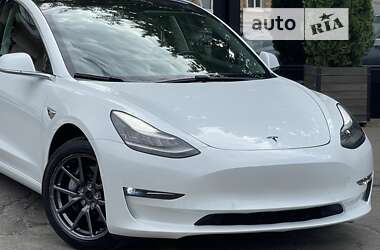 Седан Tesla Model 3 2018 в Киеве