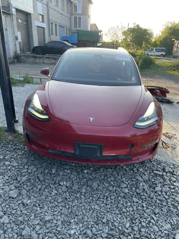 Седан Tesla Model 3 2018 в Луцке
