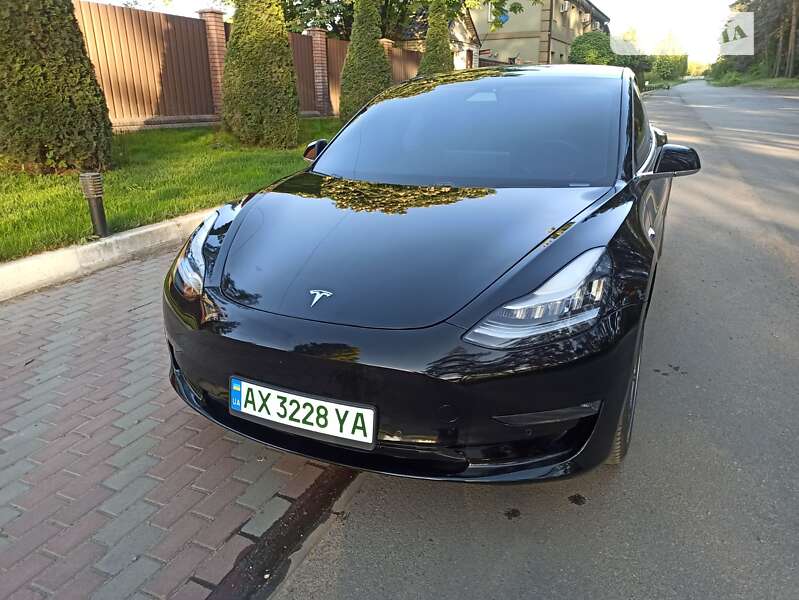 Седан Tesla Model 3 2020 в Краснограде