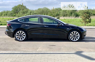 Седан Tesla Model 3 2019 в Ровно