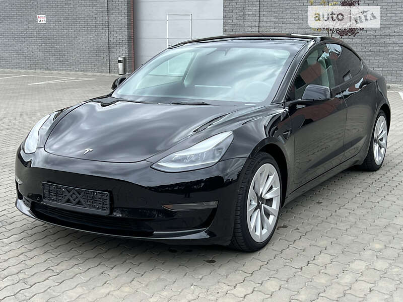 Седан Tesla Model 3 2022 в Костополе