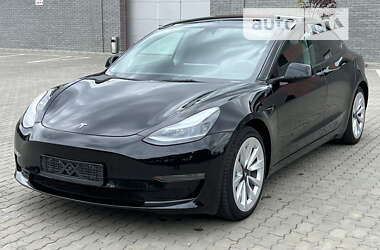 Седан Tesla Model 3 2022 в Костополе