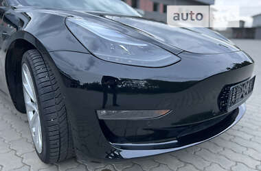 Седан Tesla Model 3 2022 в Костополе