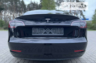 Седан Tesla Model 3 2022 в Костополе