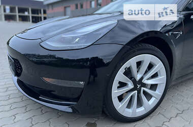 Седан Tesla Model 3 2022 в Костополе