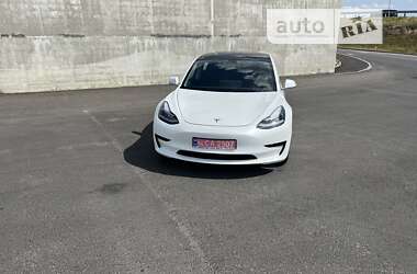 Седан Tesla Model 3 2019 в Львове