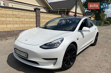 Седан Tesla Model 3 2020 в 