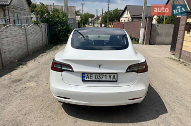 Седан Tesla Model 3 2020 в 