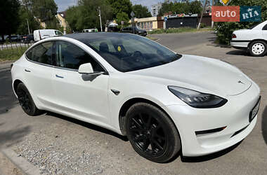 Седан Tesla Model 3 2020 в 