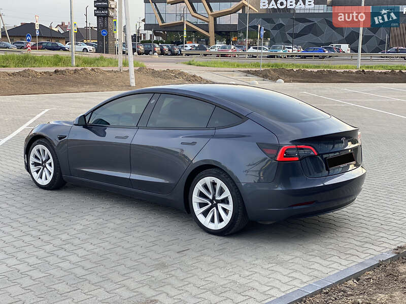Седан Tesla Model 3 2020 в Луцке