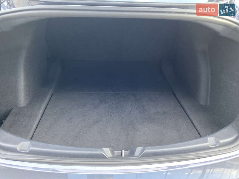 Седан Tesla Model 3 2020 в Луцке