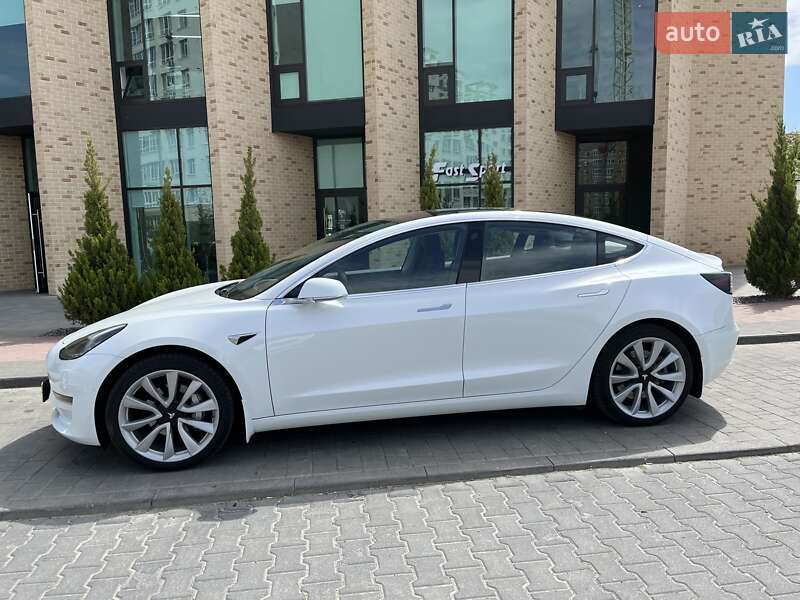 Седан Tesla Model 3 2018 в 