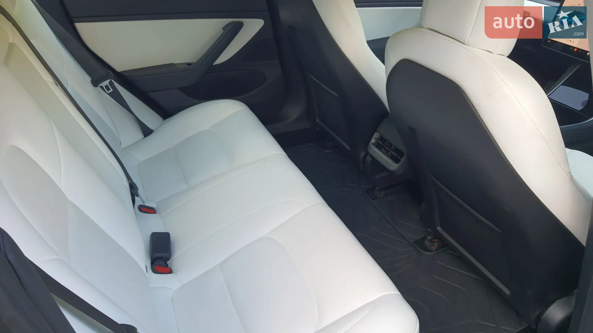 2020 Tesla Model 3 - мініатюра 8
