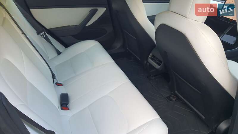 Седан Tesla Model 3 2020 в Харькове