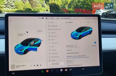 Седан Tesla Model 3 2020 в 