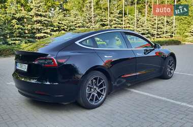 Седан Tesla Model 3 2020 в 