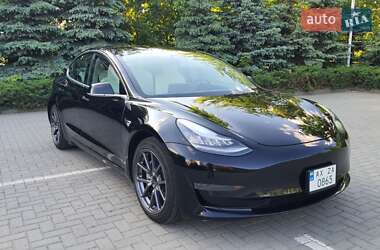 Седан Tesla Model 3 2020 в 