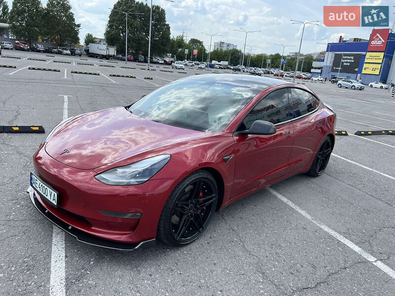 Седан Tesla Model 3 2019 в Києві
