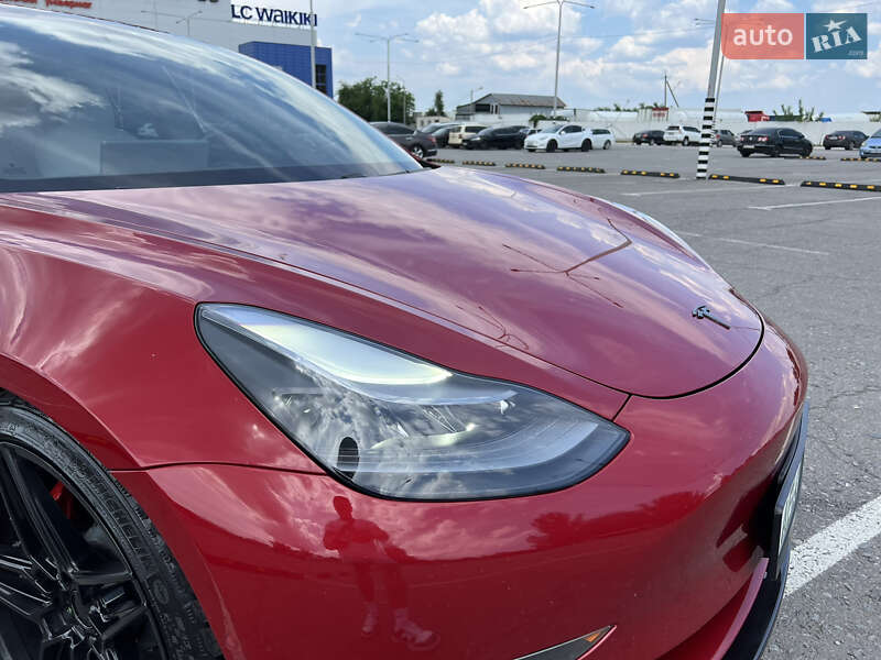 Седан Tesla Model 3 2019 в Києві