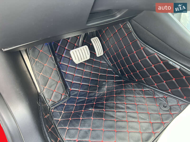 Седан Tesla Model 3 2019 в Києві