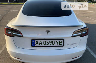 Седан Tesla Model 3 2022 в Києві