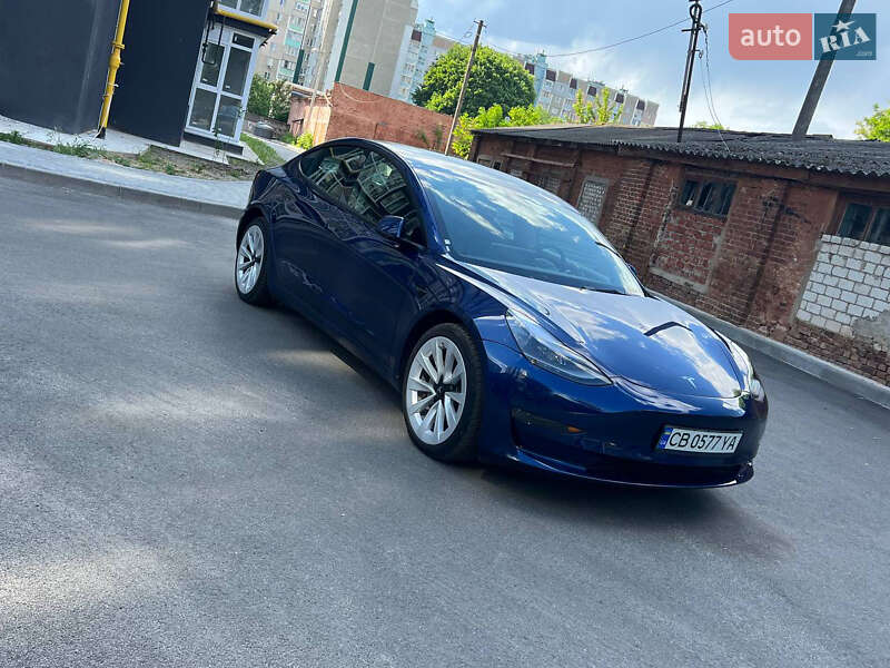 Седан Tesla Model 3 2022 в Чернігові
