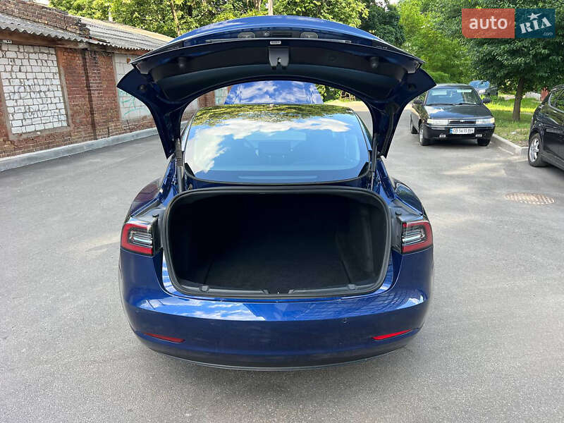 Седан Tesla Model 3 2022 в Чернігові