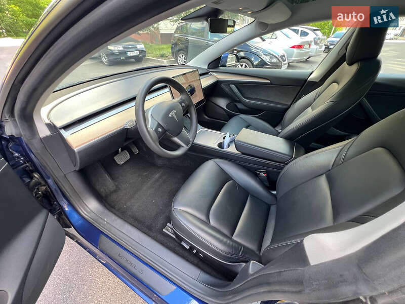 Седан Tesla Model 3 2022 в Чернігові